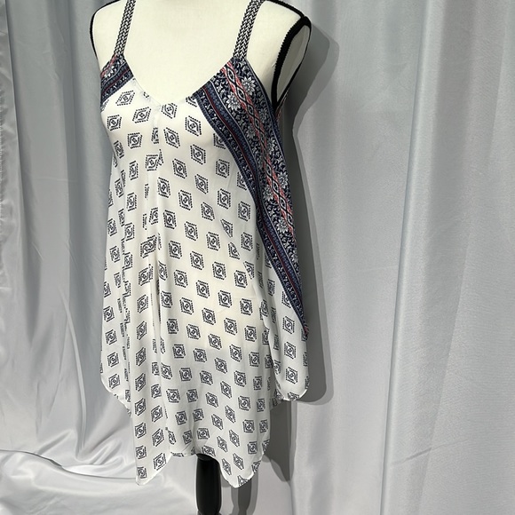 Maurices White, Blue & Red Handkerchief Hem Tunic Tank - Small - Picture 3 of 16